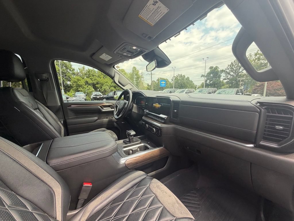 Used 2023 Chevrolet Silverado 1500 RST AWD/4WD image 15