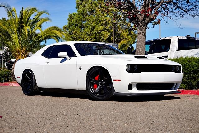 Used 2019 Dodge Challenger SRT Hellcat Redeye image 2