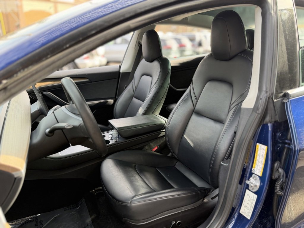 Used 2022 Tesla Model 3 Standard Range image 26