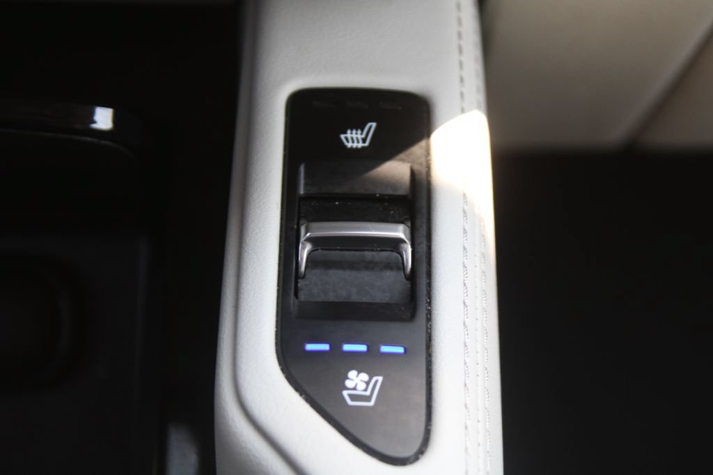 Certified 2022 Kia Telluride SX w/ SX Prestige Package AWD/4WD image 46