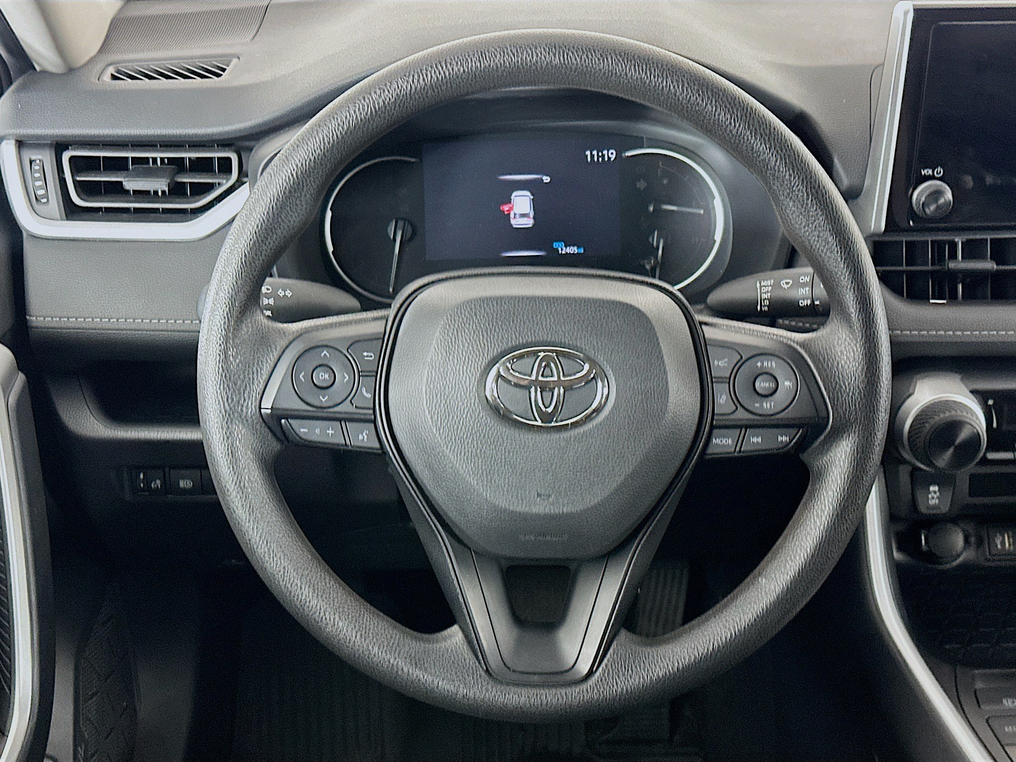 Used 2025 Toyota RAV4 LE FWD image 18