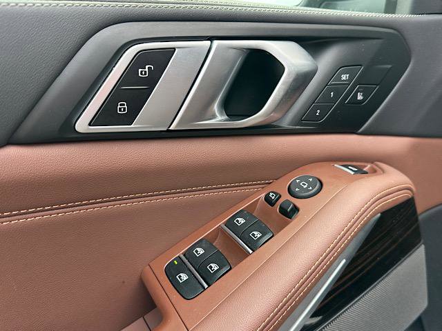 Certified 2024 BMW X5 xDrive50e w/ Premium Package image 18