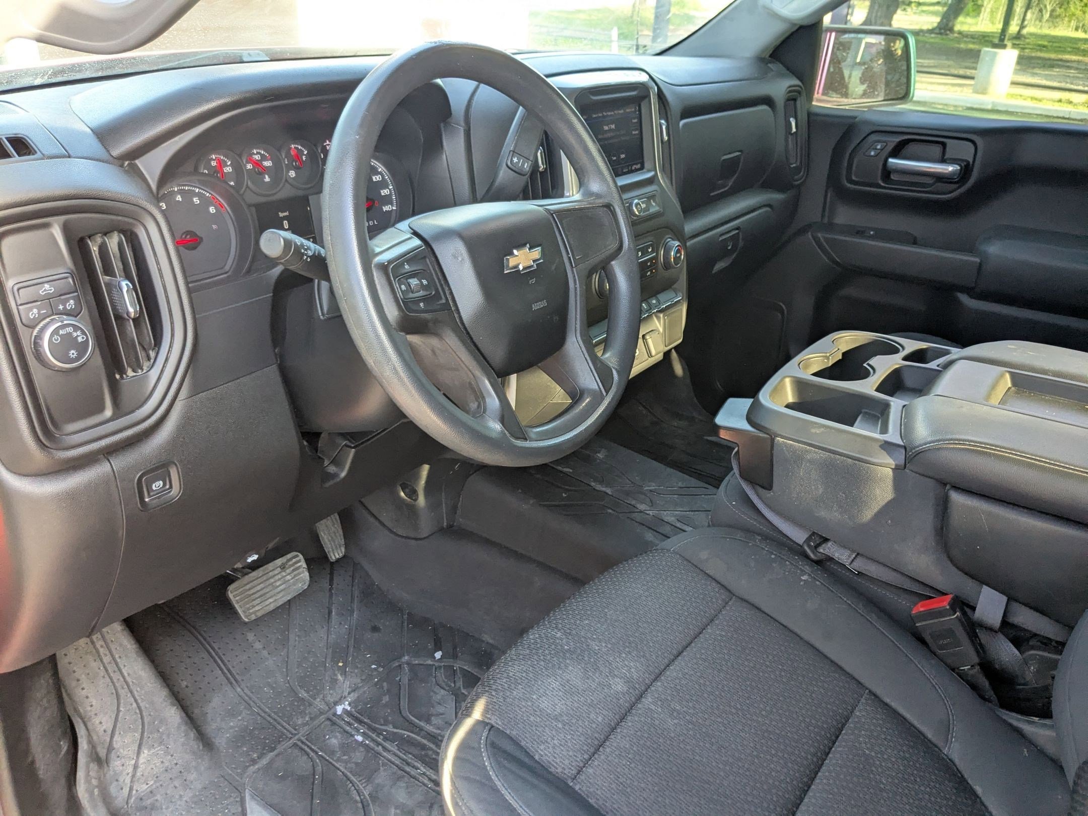 Used 2020 Chevrolet Silverado 1500 Custom w/ Custom Value Package image 10