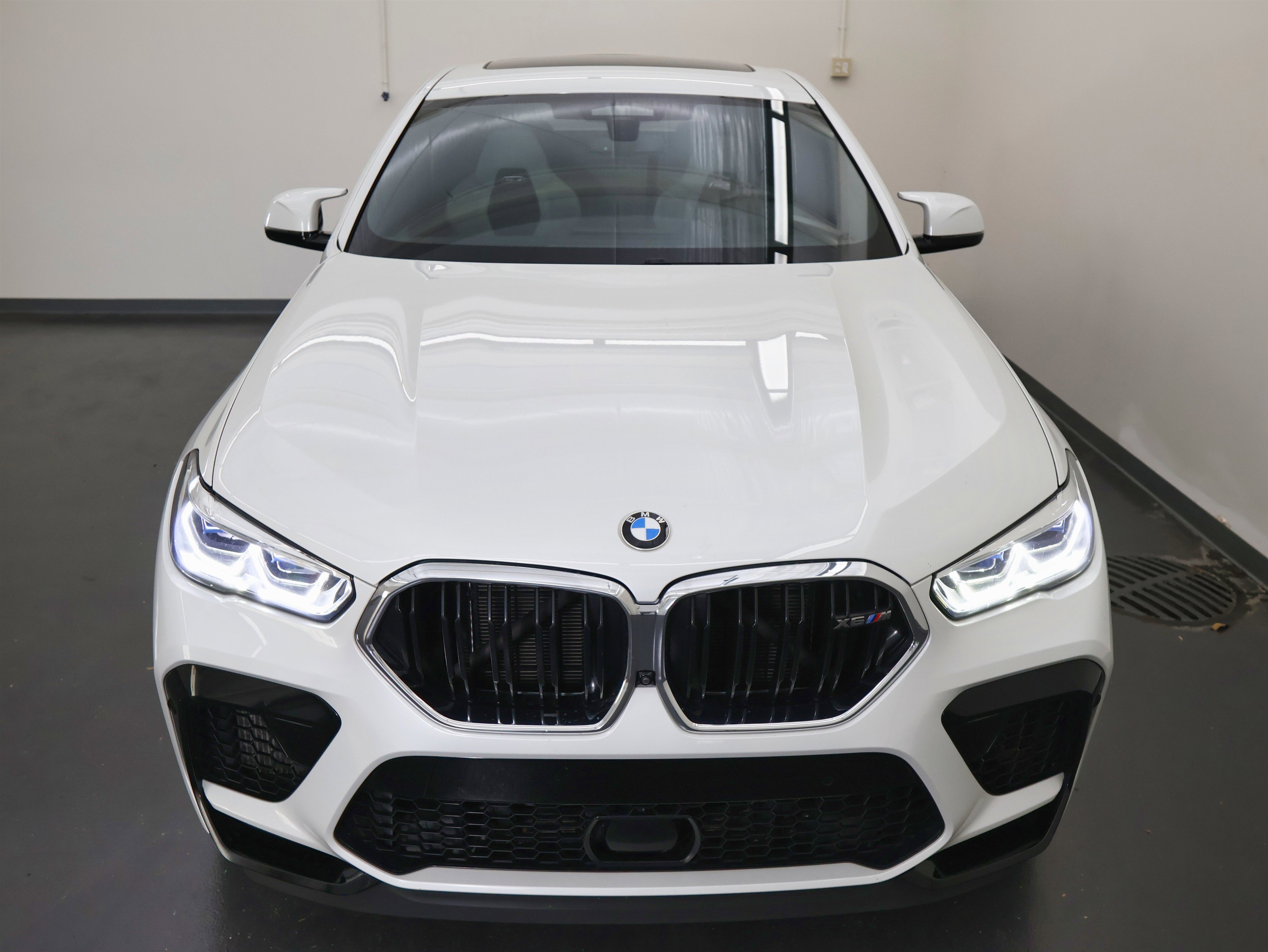Used 2021 BMW X6 M w/ Executive Package image 9