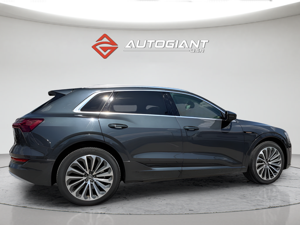 Used 2019 Audi e-tron Prestige w/ Prestige Package AWD/4WD image 8
