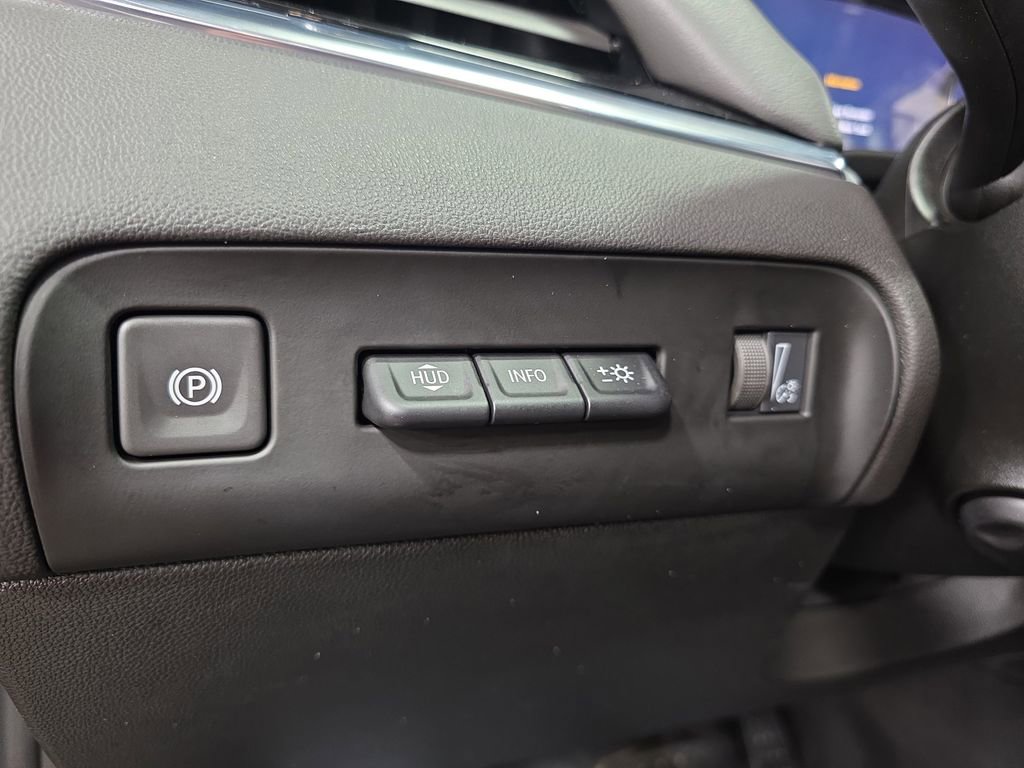 Used 2022 Buick Enclave Avenir w/ Avenir Technology Package image 25