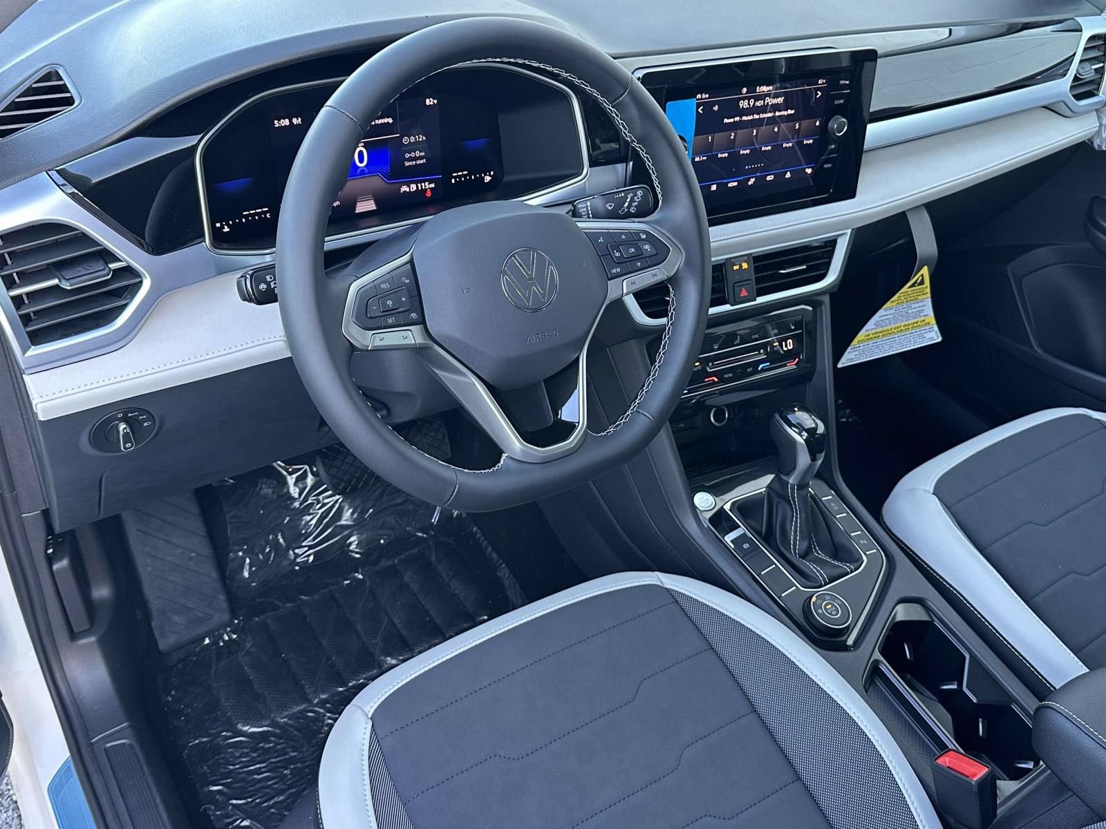 New 2026 Volkswagen Taos SE AWD/4WD image 10