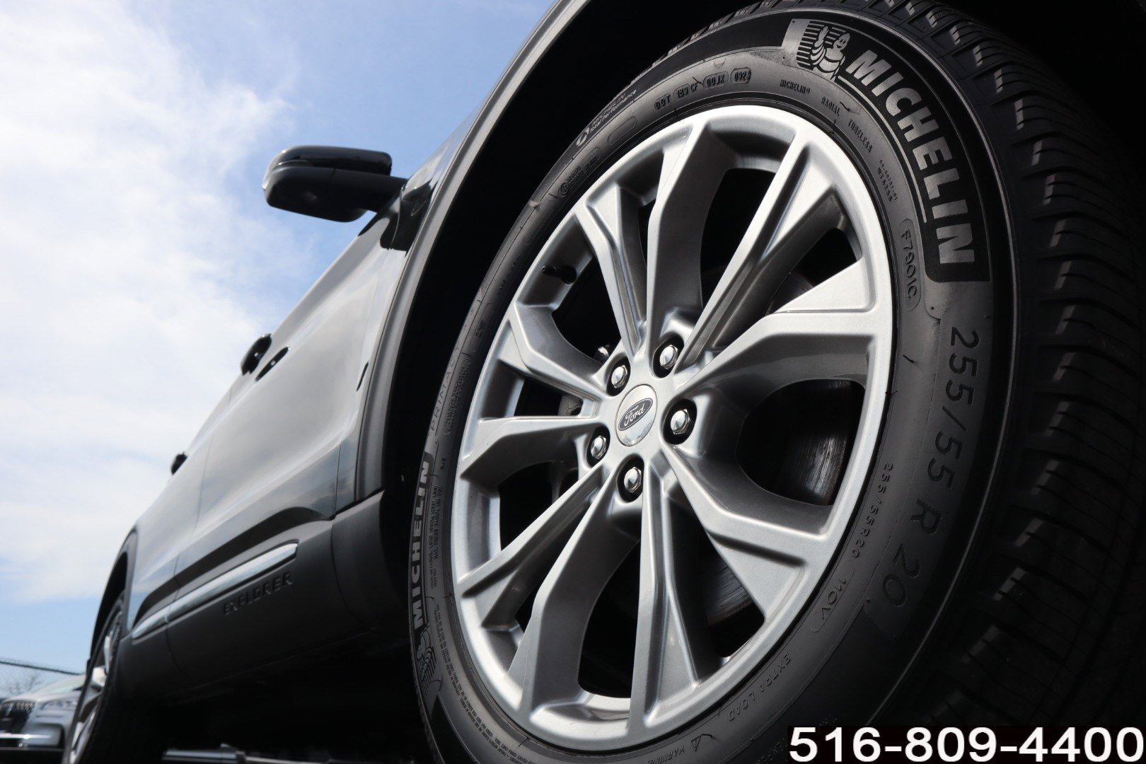 Used 2023 Ford Explorer Limited w/ Equipment Group 301A AWD/4WD image 10