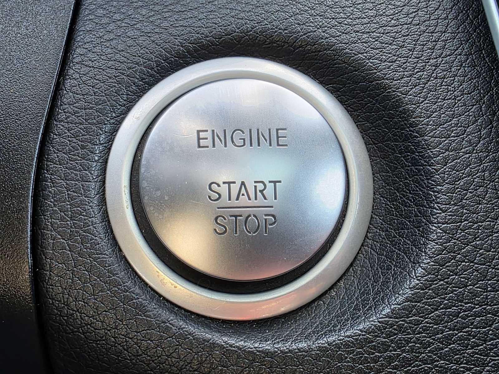 Used 2017 Mercedes-Benz GLC 300 4MATIC image 33