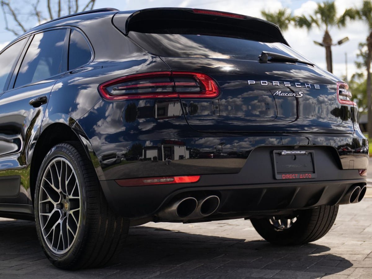 Used 2015 Porsche Macan S w/ Infotainment Package AWD/4WD image 10