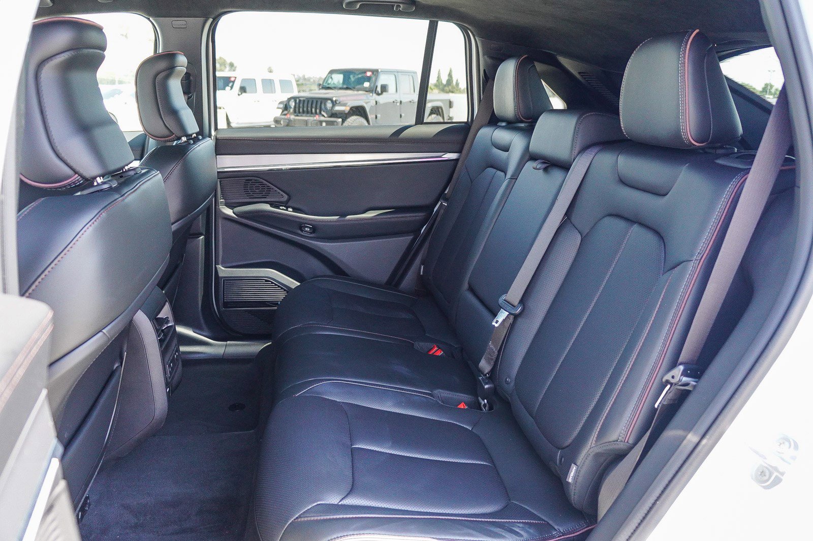 Used 2024 Jeep Wagoneer Launch Edition image 22