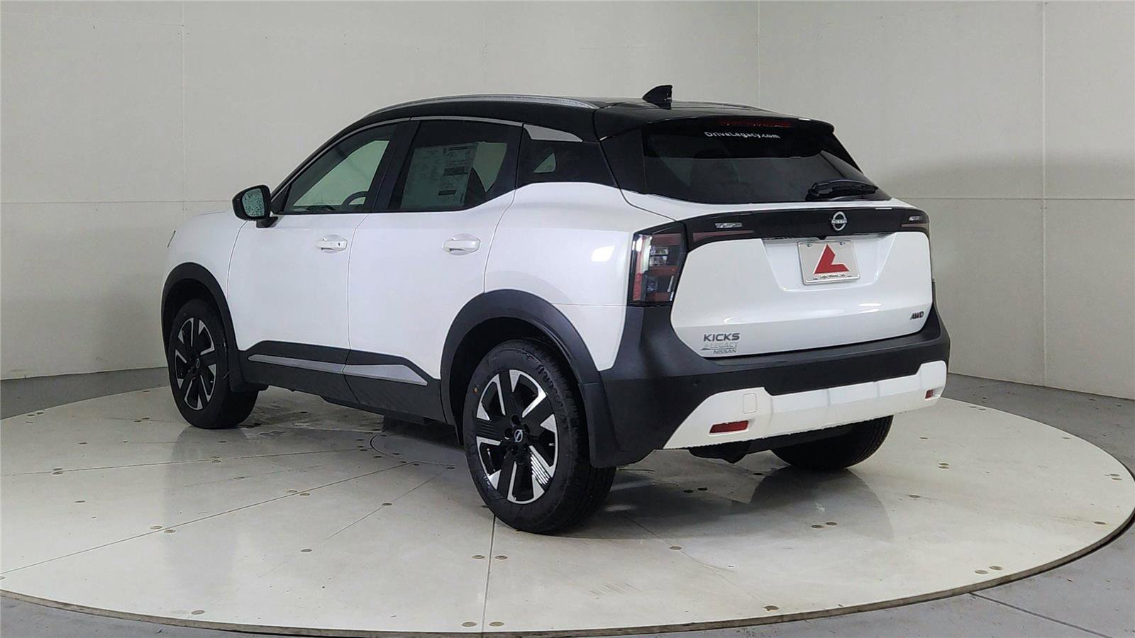 New 2026 Nissan Kicks SV w/ SV Premium Package image 5