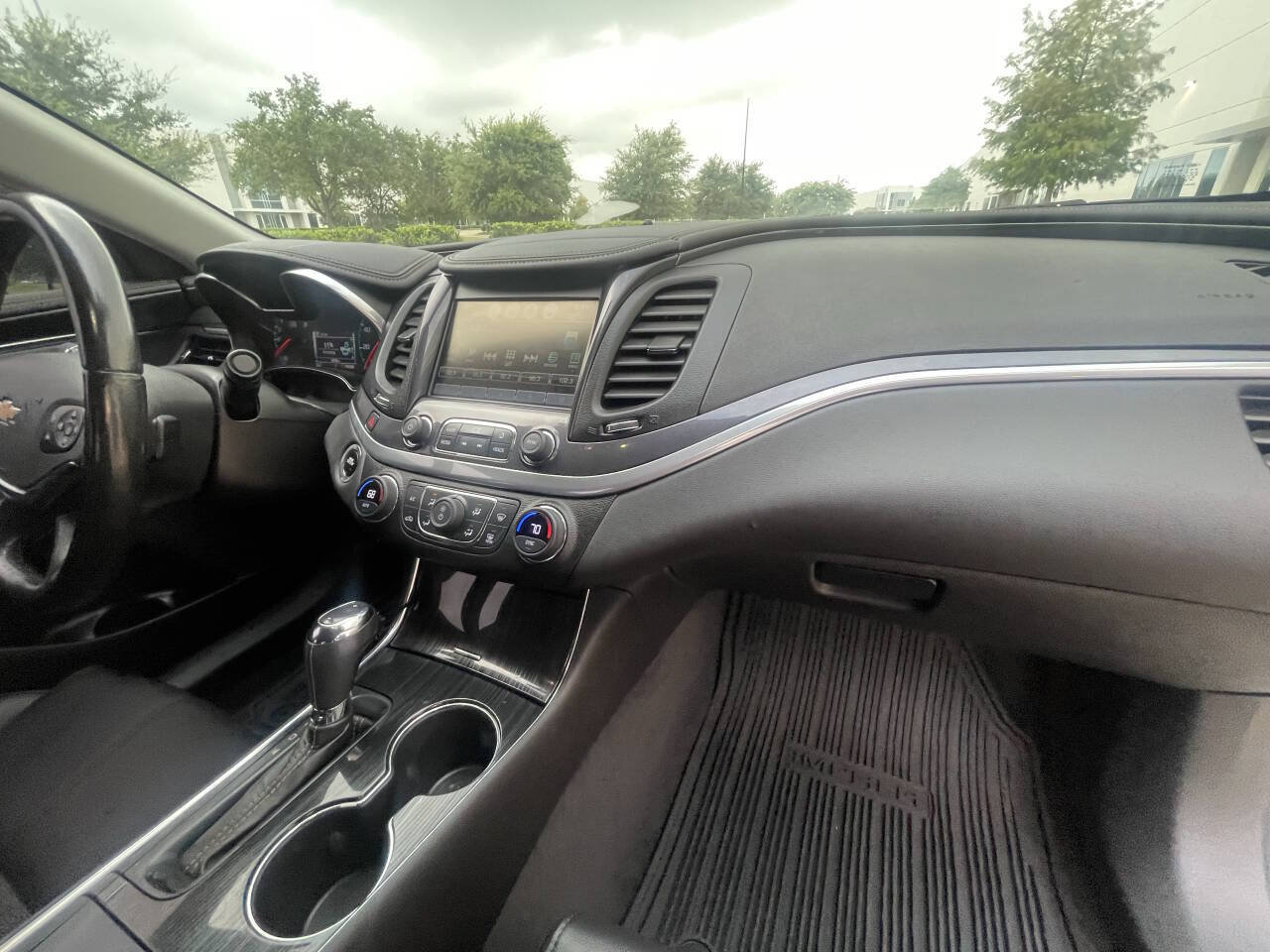 Used 2020 Chevrolet Impala LT FWD image 16