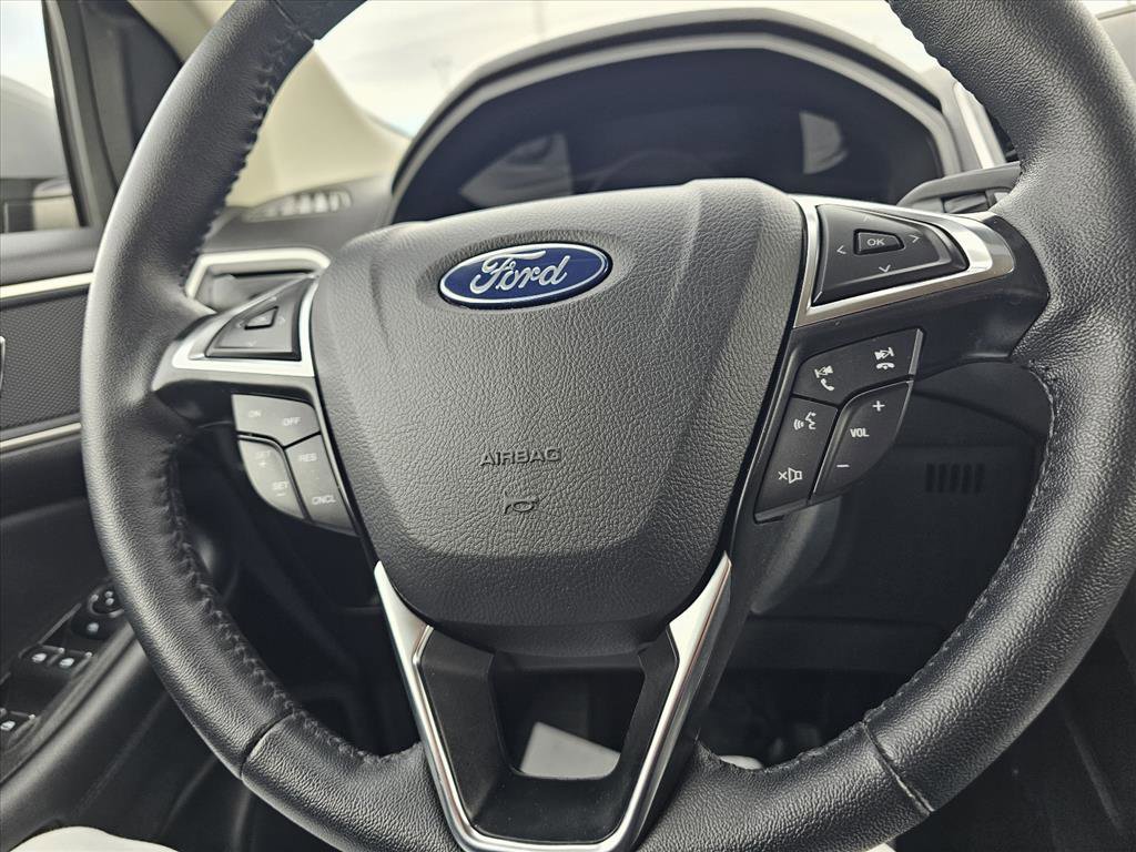 Used 2024 Ford Edge SEL image 16