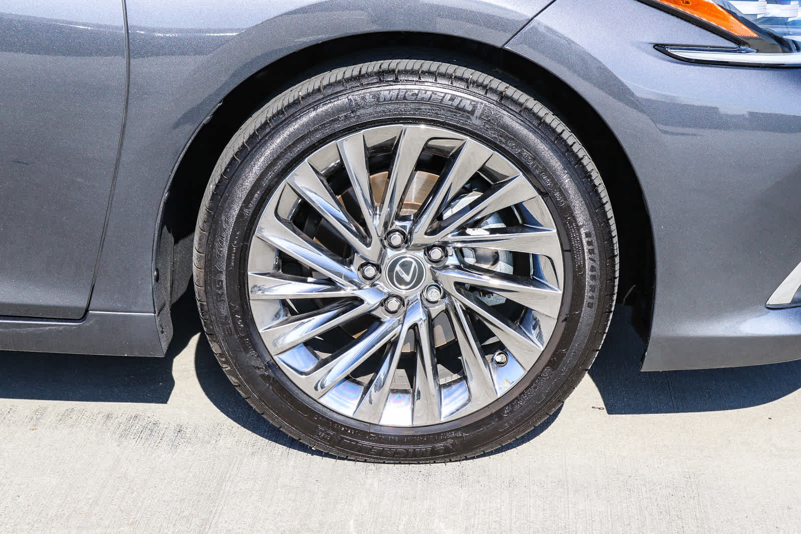 Certified 2025 Lexus ES 300h w/ Accessory Package (Z1) FWD image 9
