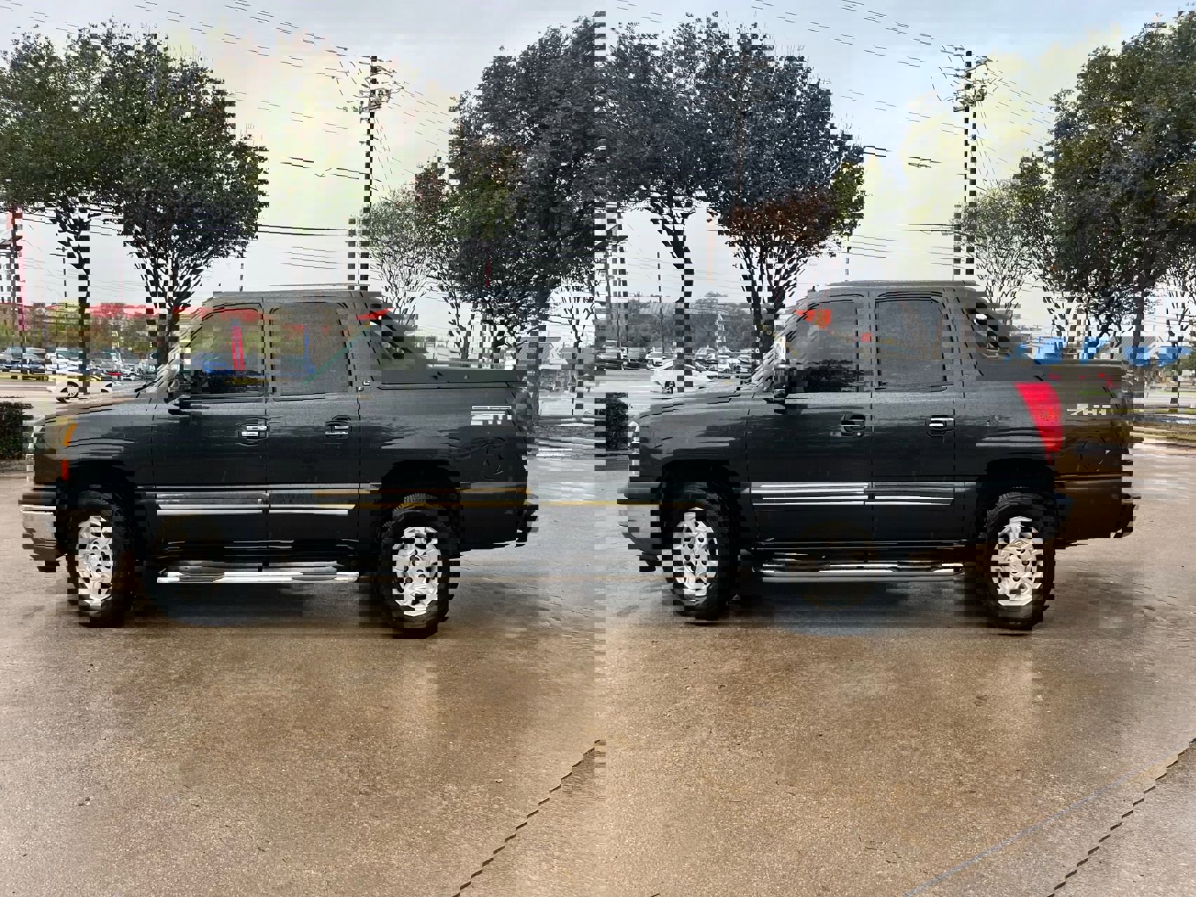 Used 2005 Chevrolet Avalanche Z66 w/ Preferred Equipment Group image 10