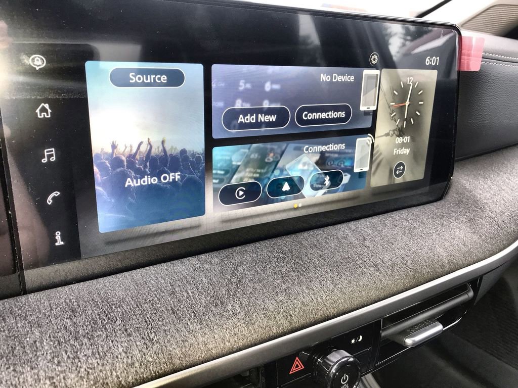 New 2025 Nissan Kicks SV w/ SV Premium Package AWD/4WD image 16