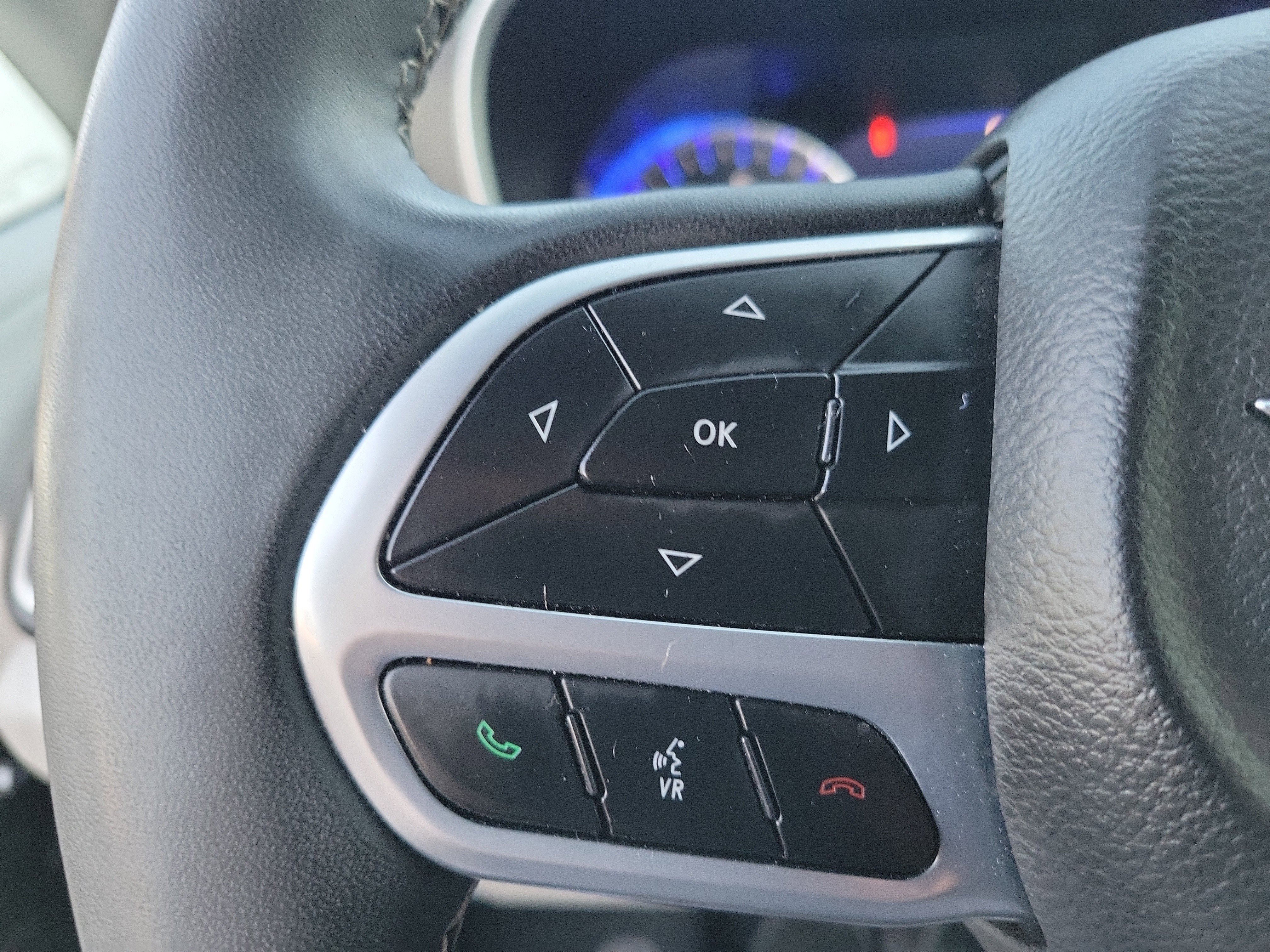 Used 2022 Chrysler Pacifica Touring-L image 7