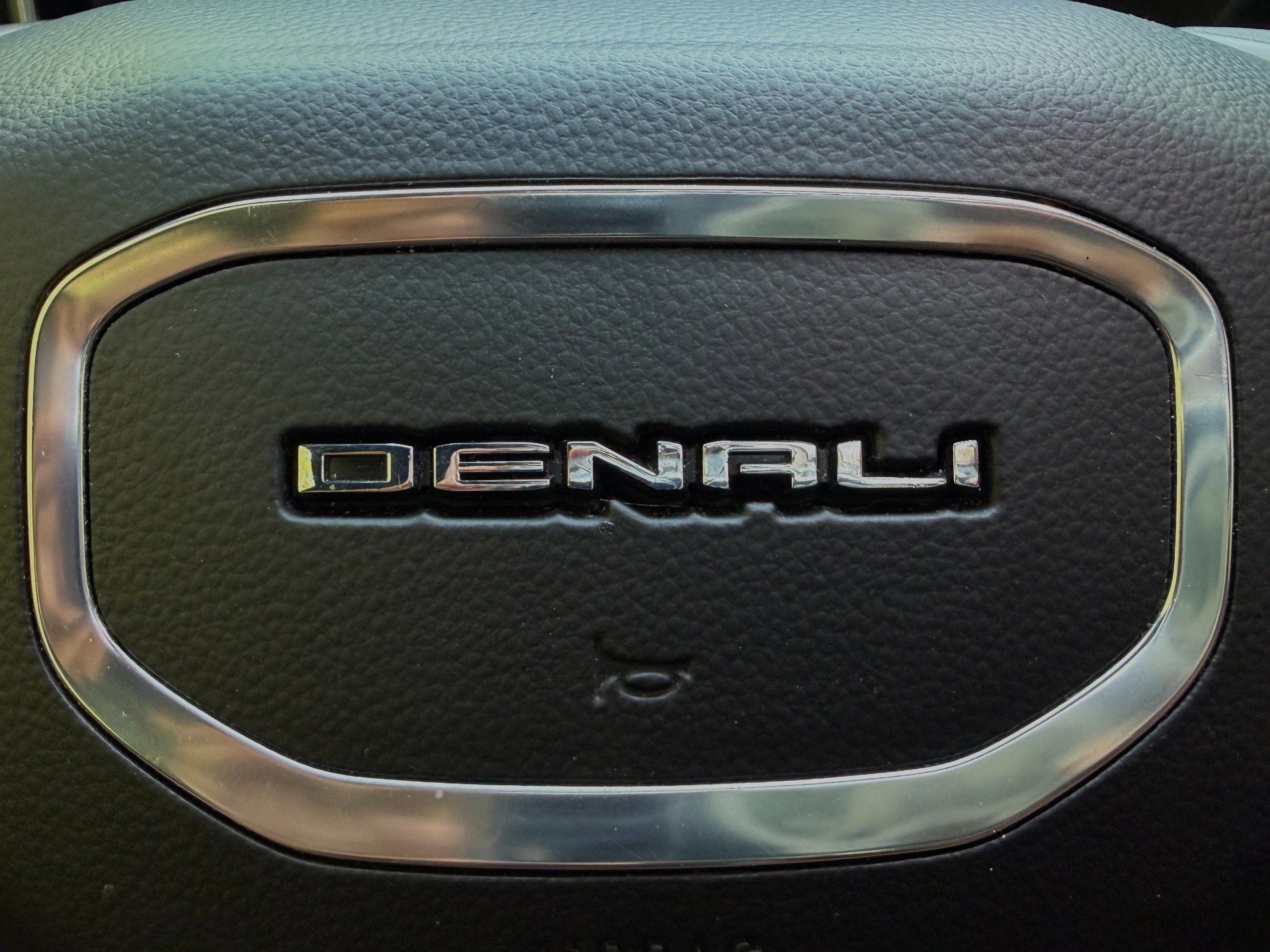 Used 2024 GMC Sierra 3500 Denali Ultimate AWD/4WD image 23