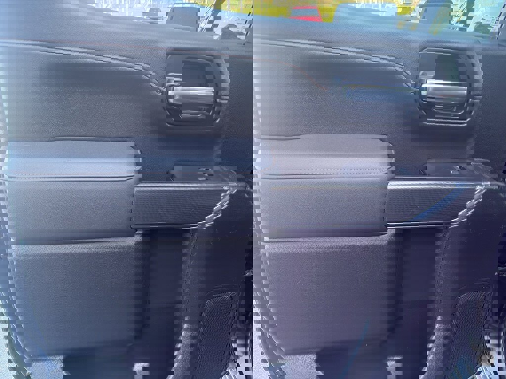 Used 2021 GMC Sierra 1500 AT4 w/ Technology Package image 16