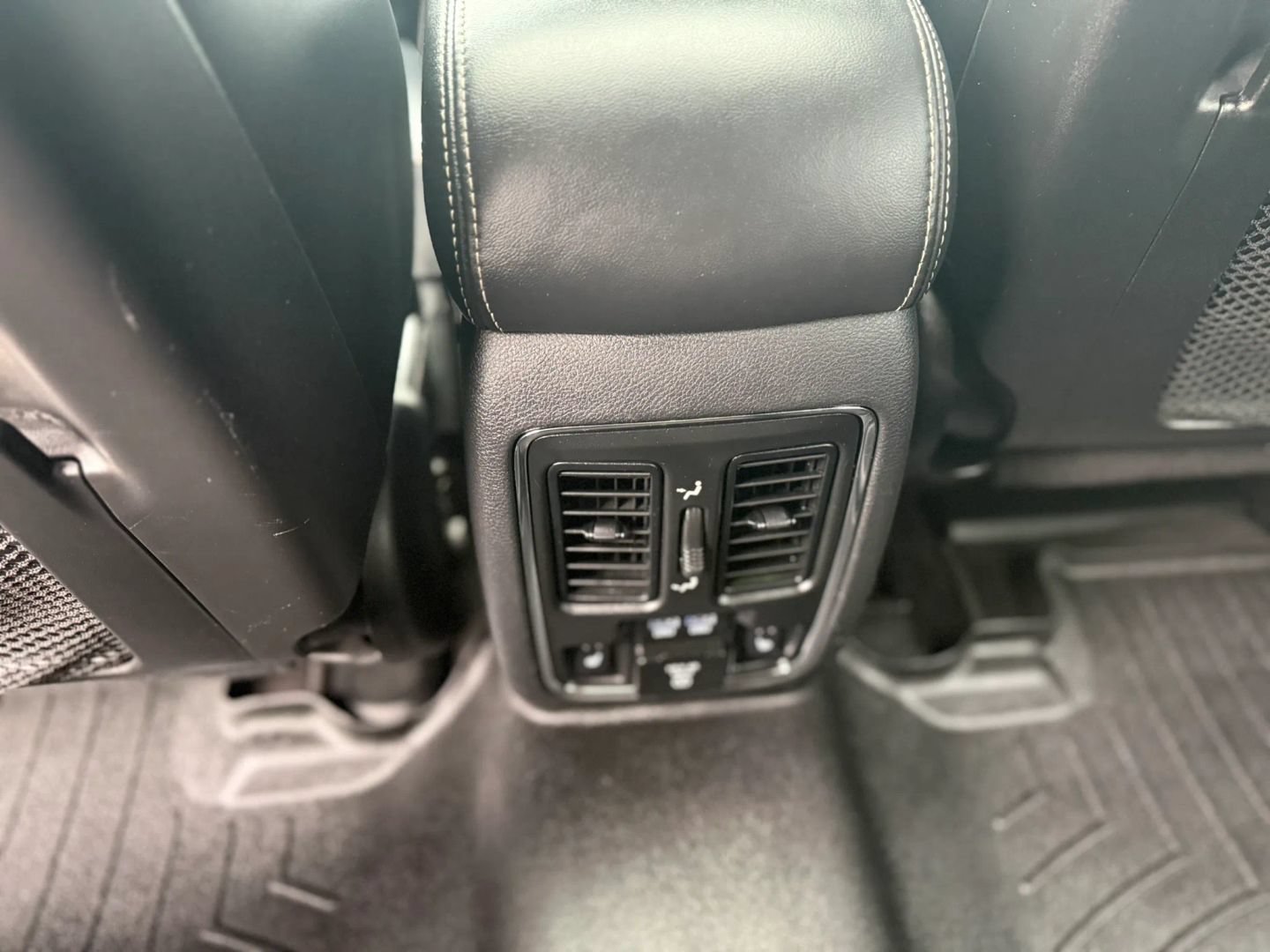 Used 2017 Dodge Durango Citadel w/ Technology Group AWD/4WD image 35