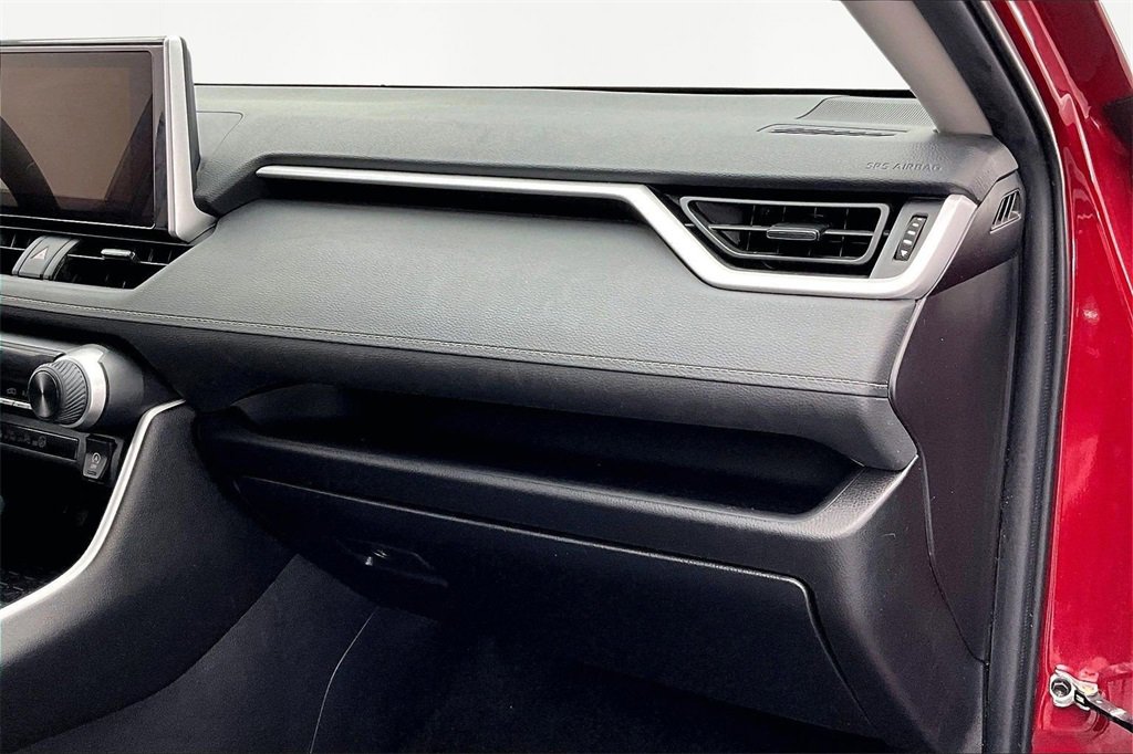 Used 2024 Toyota RAV4 LE image 17