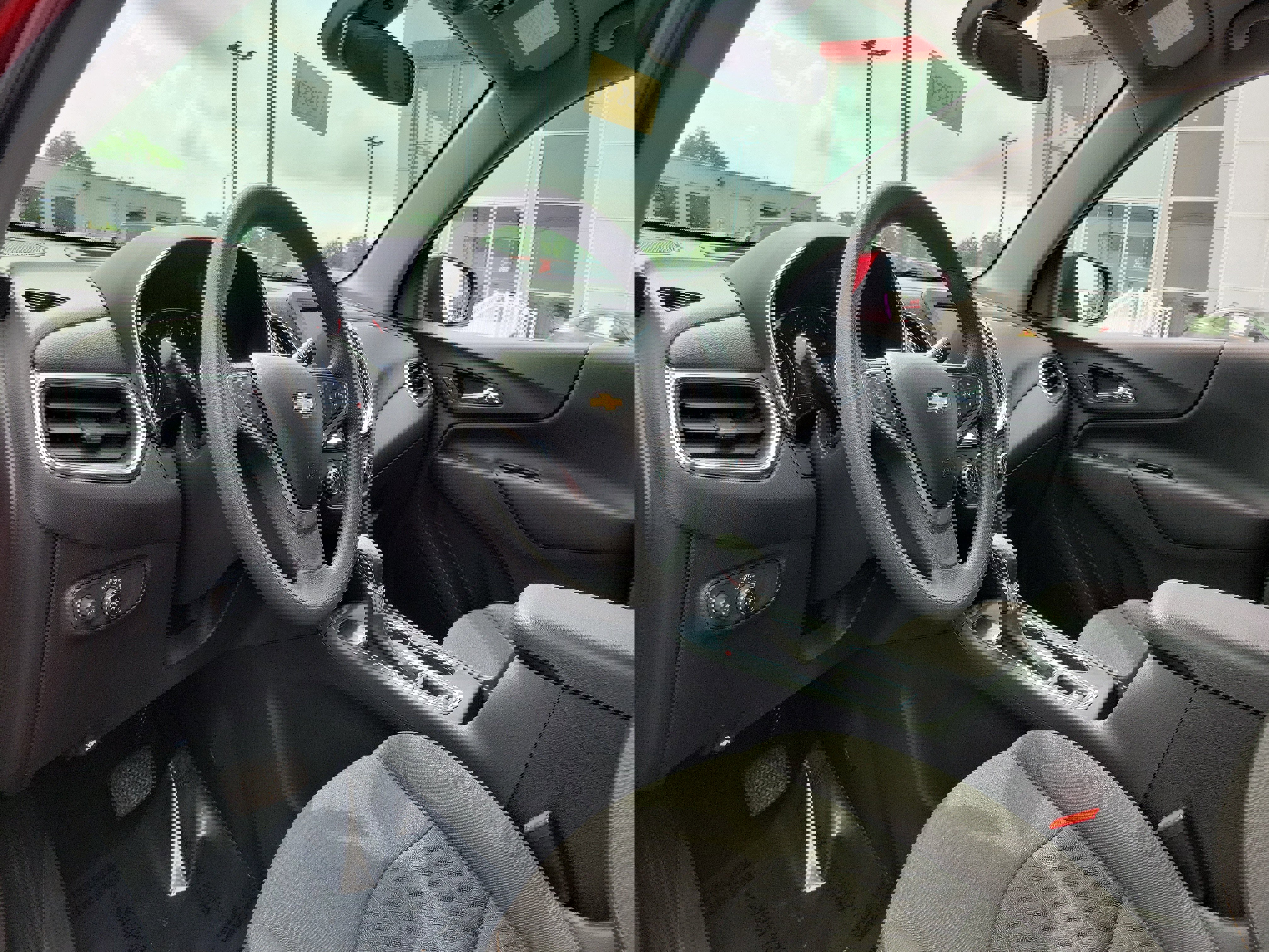 Used 2023 Chevrolet Equinox LT image 19