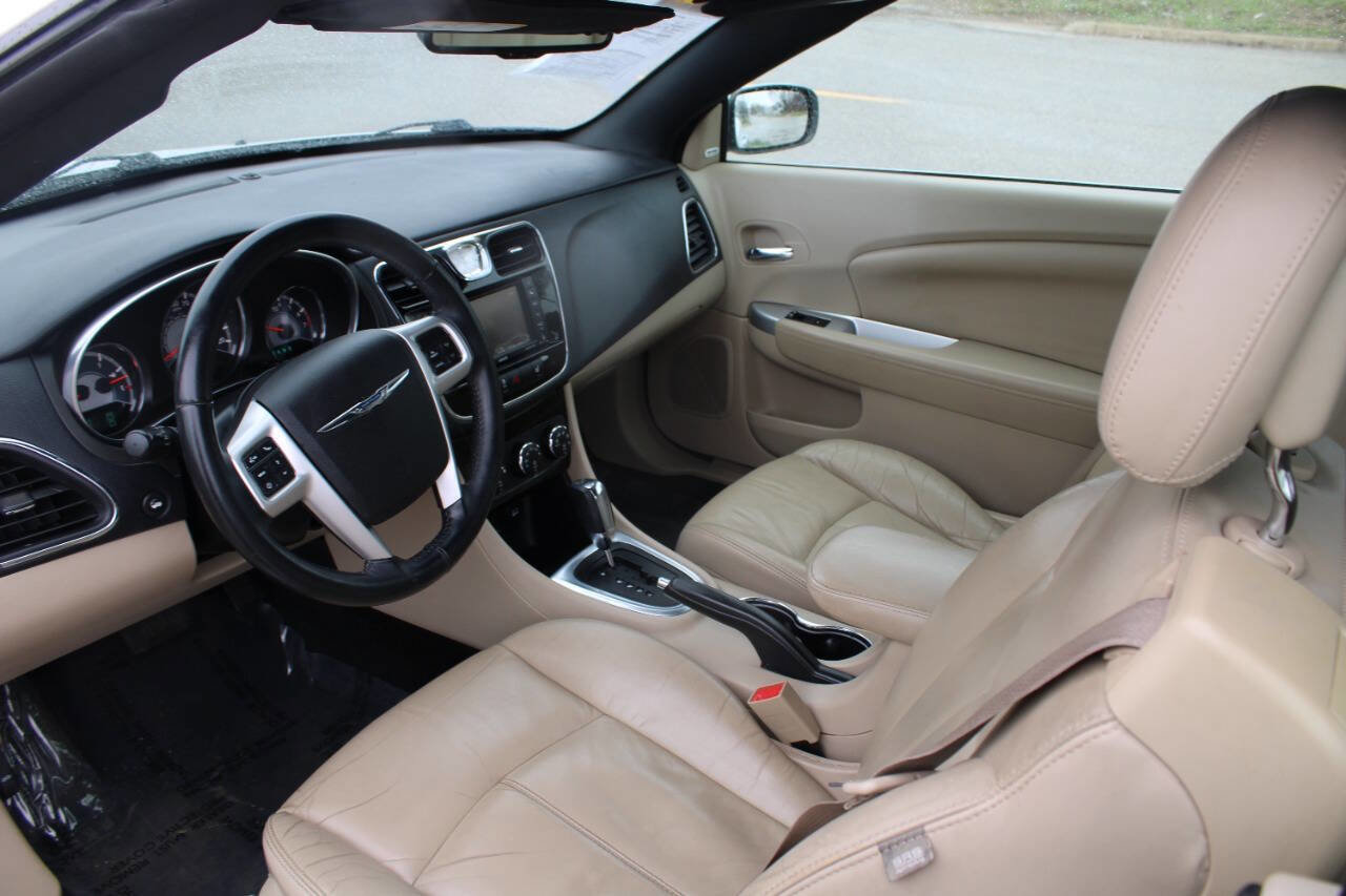 Used 2013 Chrysler 200 Limited image 14