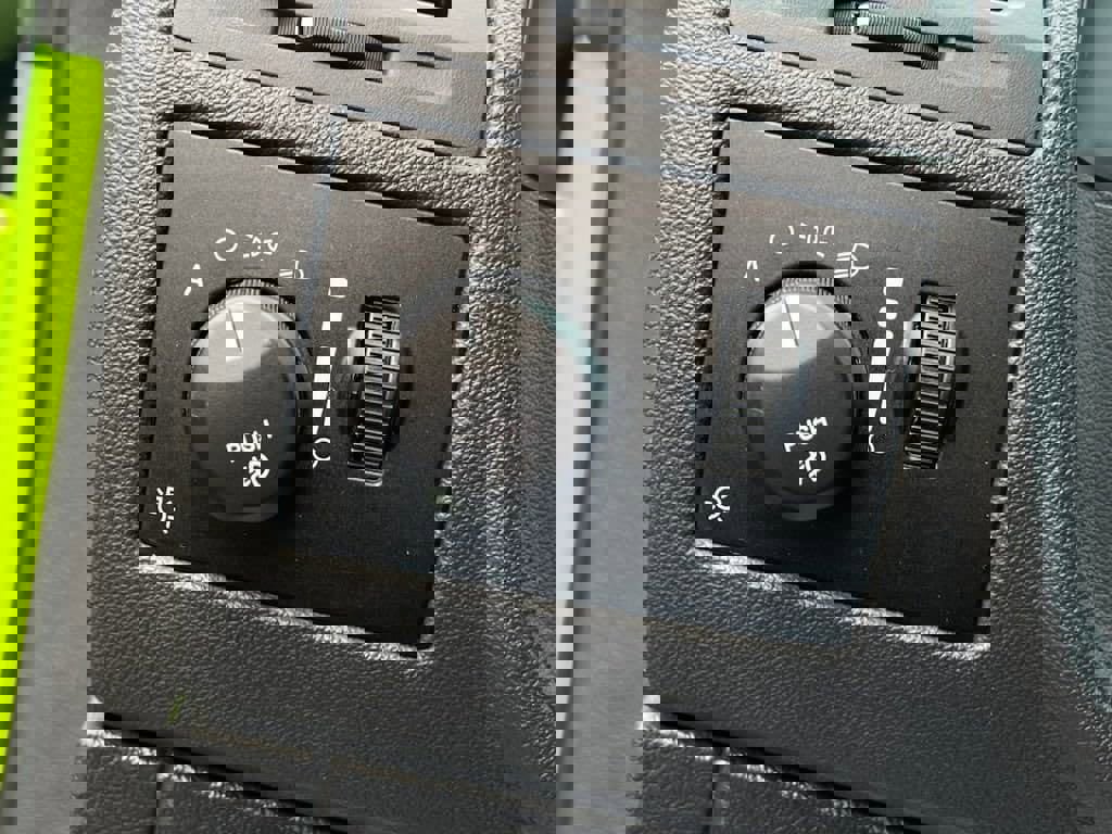 Used 2009 Dodge Challenger R/T image 26