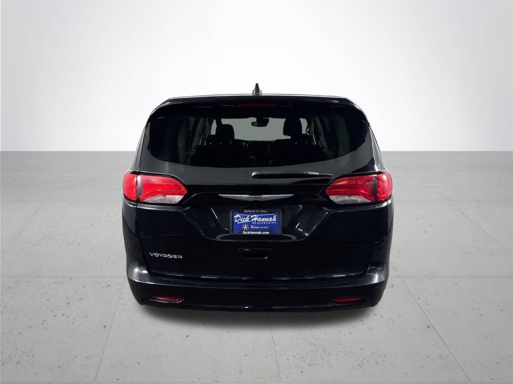 Used 2023 Chrysler Voyager LX FWD image 7