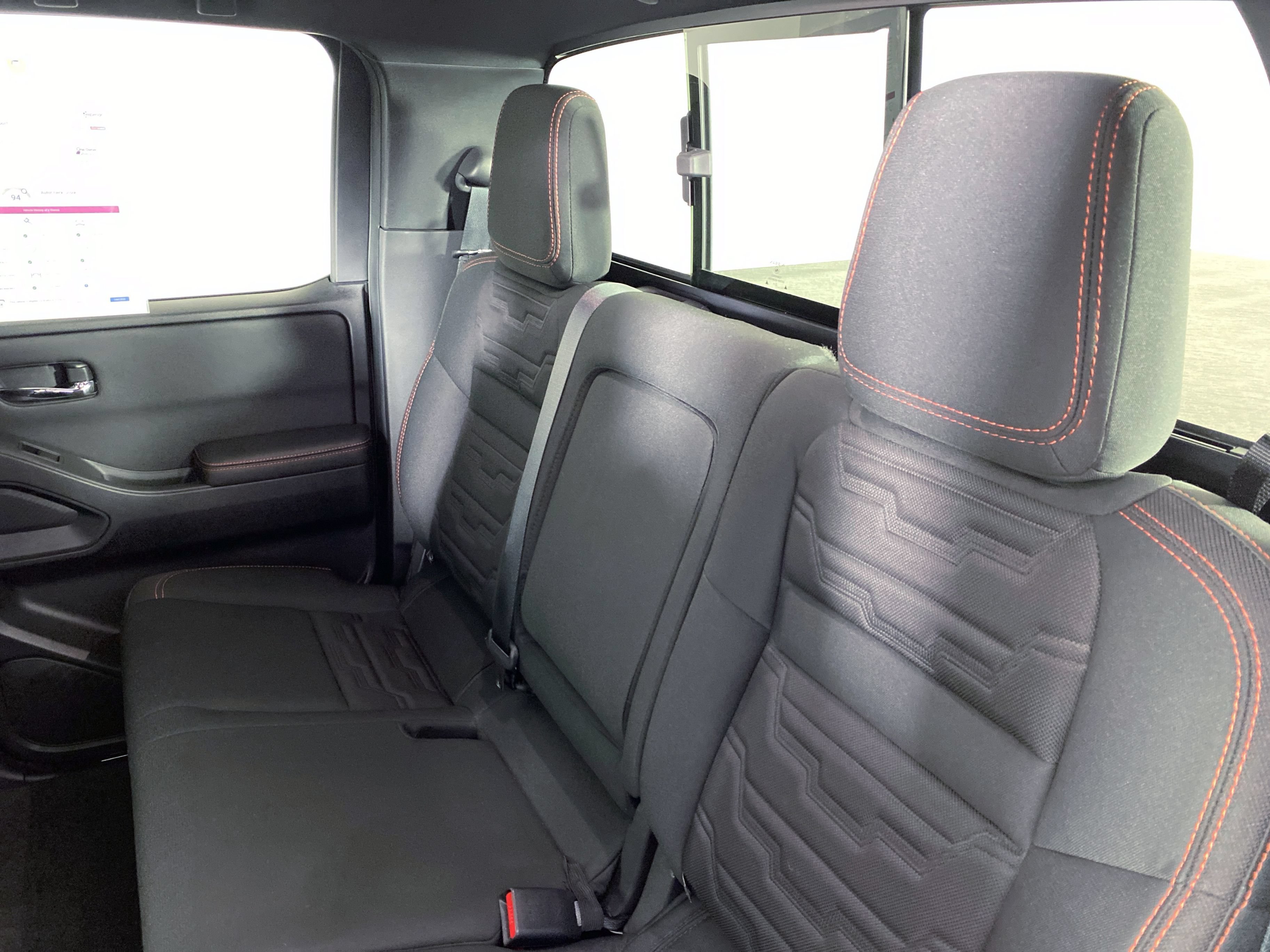 Used 2023 Nissan Frontier PRO-4X w/ Technology Package AWD/4WD image 32