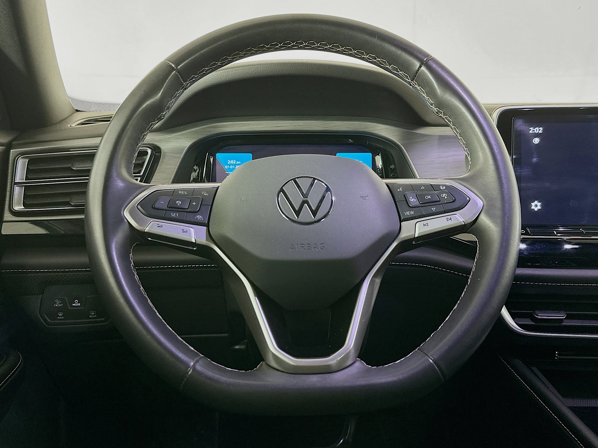 Used 2024 Volkswagen Atlas Cross Sport SE image 18