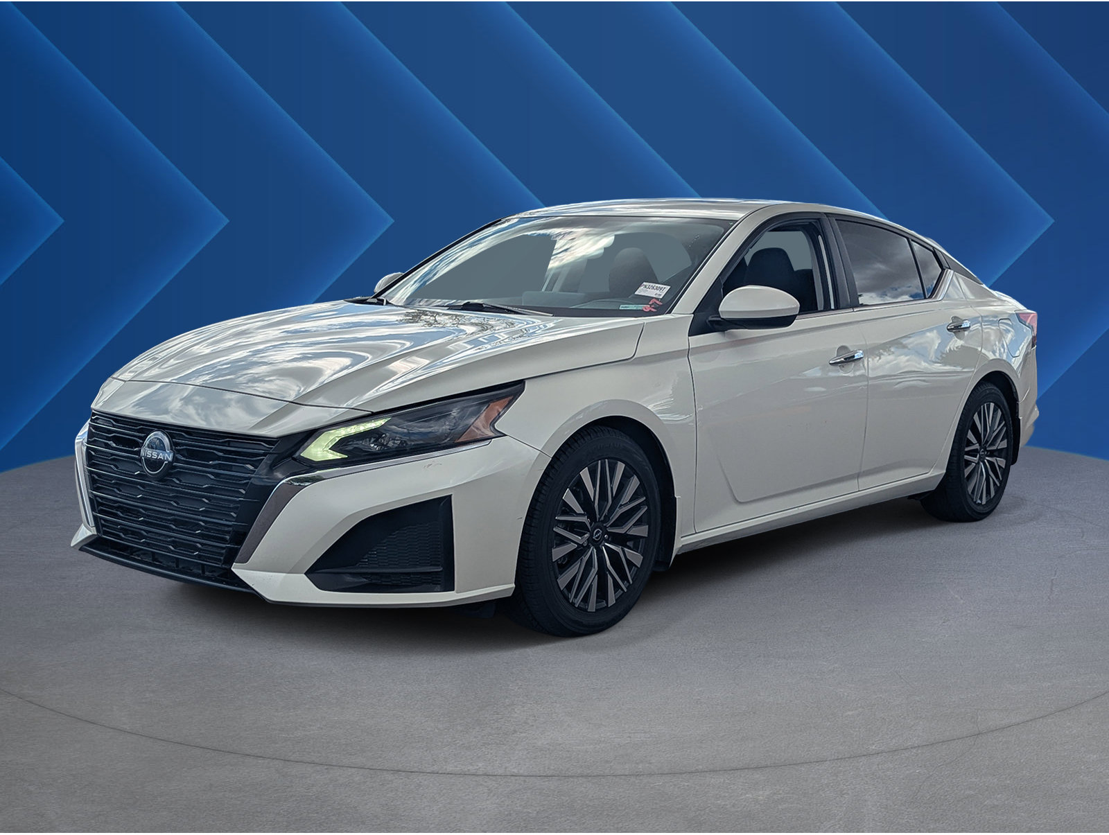 Used 2023 Nissan Altima 2.5 SV w/ SV Premium Package FWD image 7