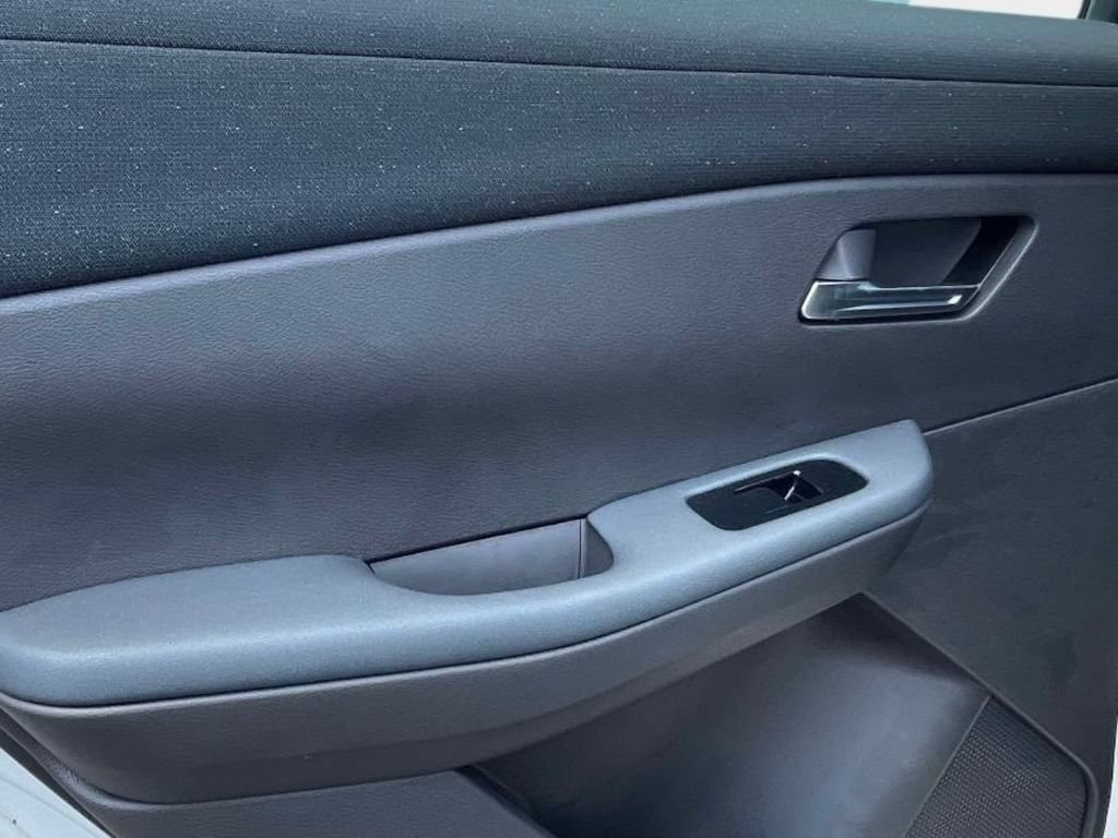 New 2026 Nissan Leaf Platinum+ w/ Floor Mat Package (Platinum+) FWD image 13