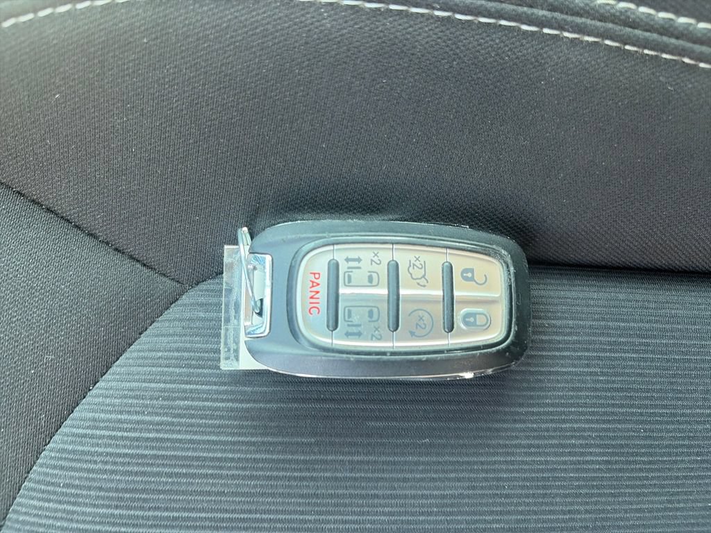 Used 2023 Chrysler Voyager LX FWD image 28