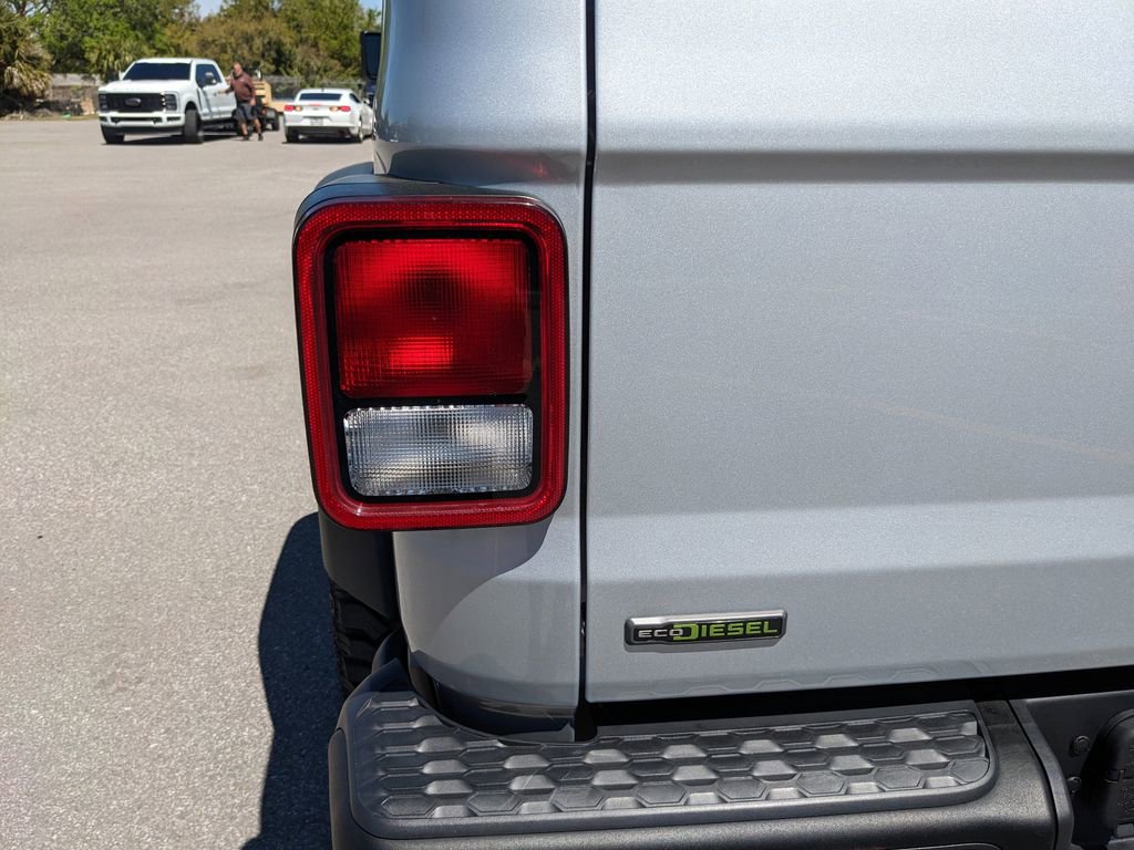 Used 2023 Jeep Gladiator Rubicon w/ Trailer Tow Package image 9