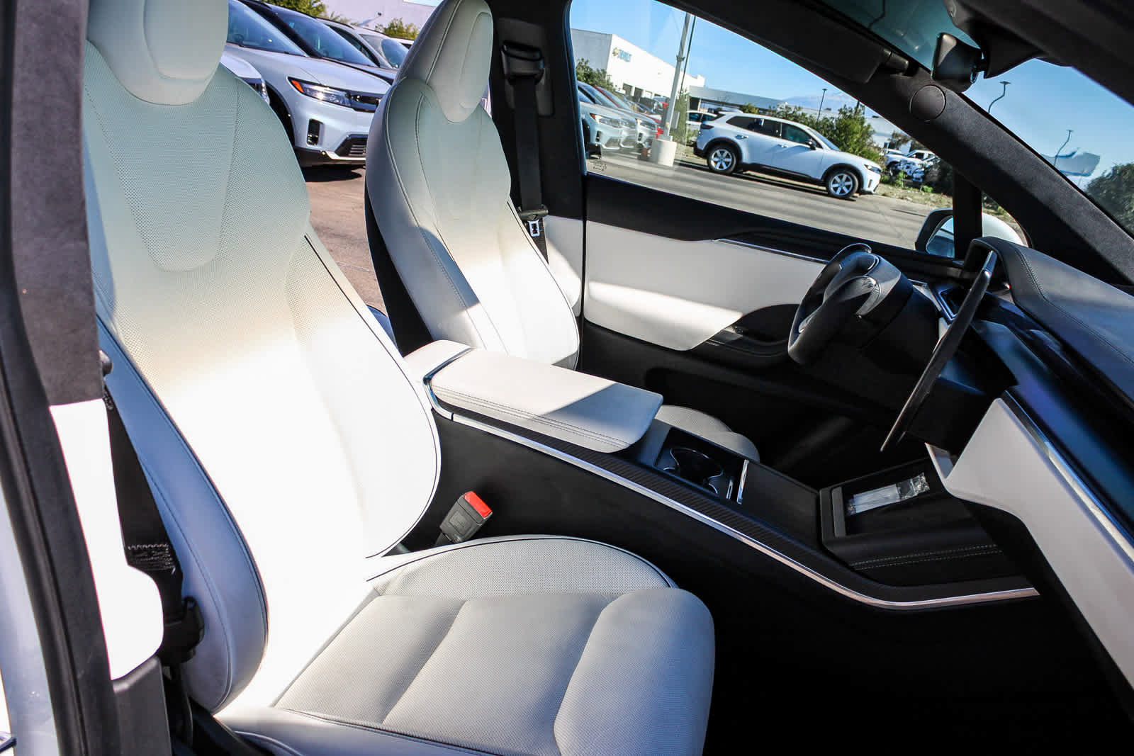 Used 2022 Tesla Model X Plaid image 17