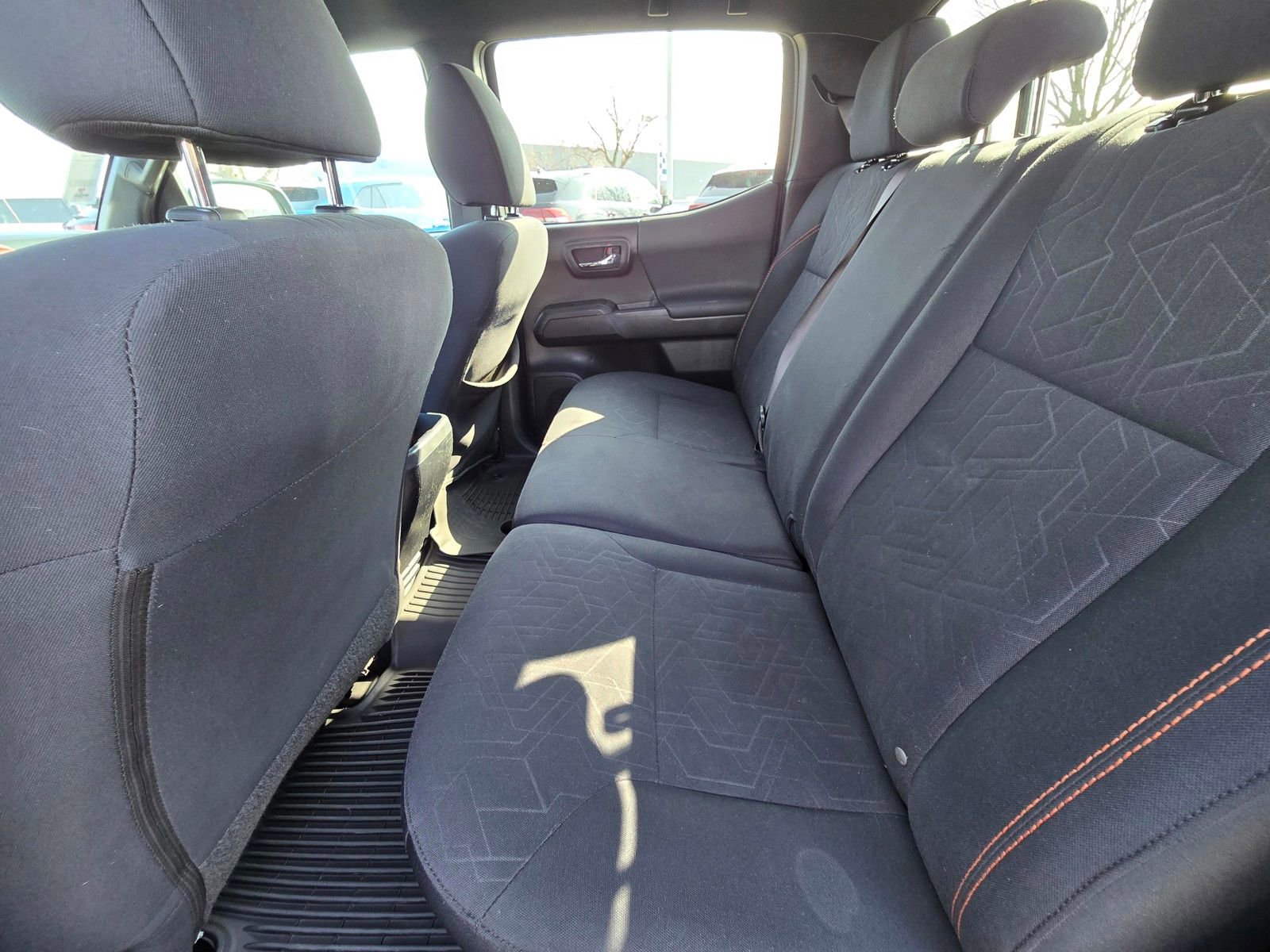 Used 2020 Toyota Tacoma TRD Off-Road image 11