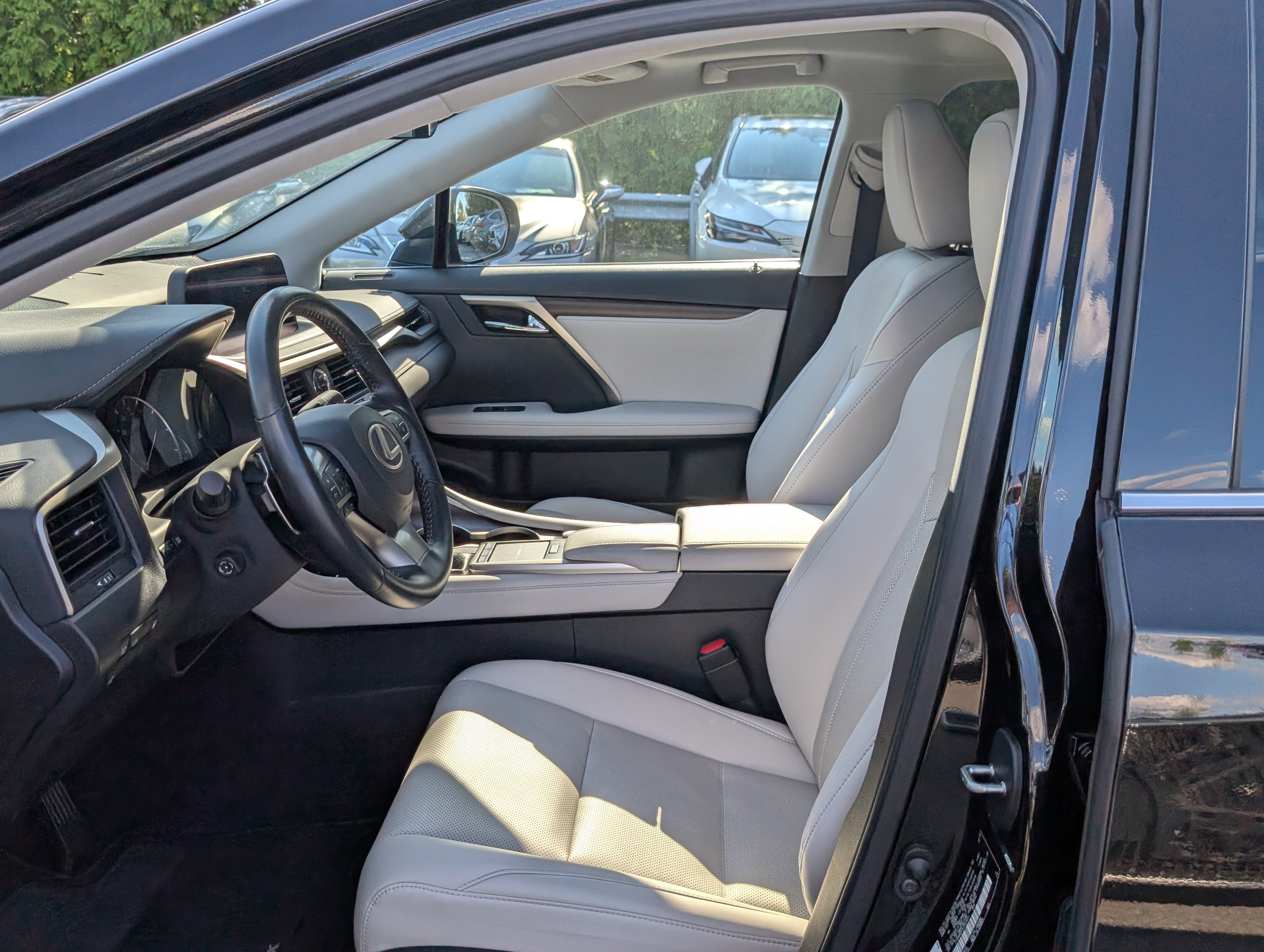 Used 2020 Lexus RX 450h AWD w/ Premium Package image 16