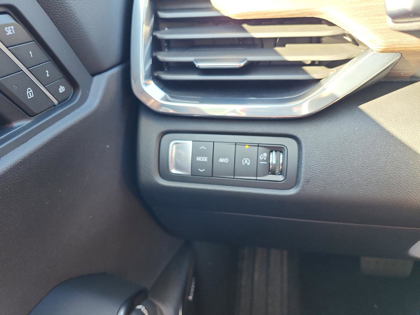 New 2026 GMC Acadia Denali w/ Super Cruise Package image 19