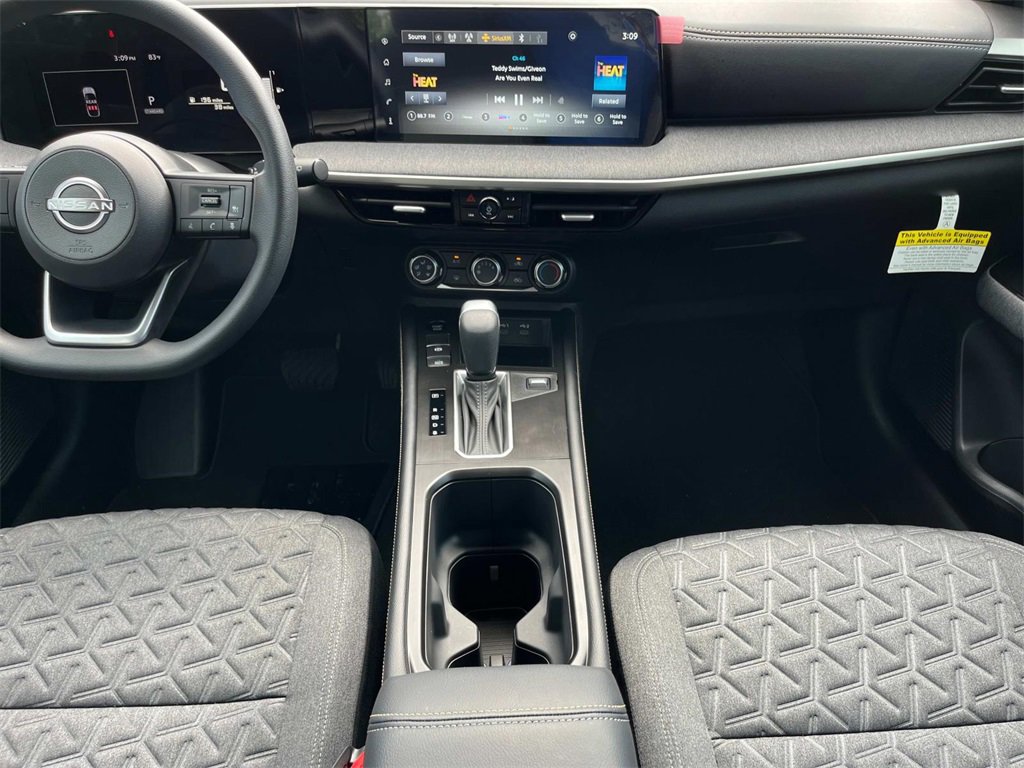 New 2025 Nissan Kicks SV w/ Illumination Package image 16