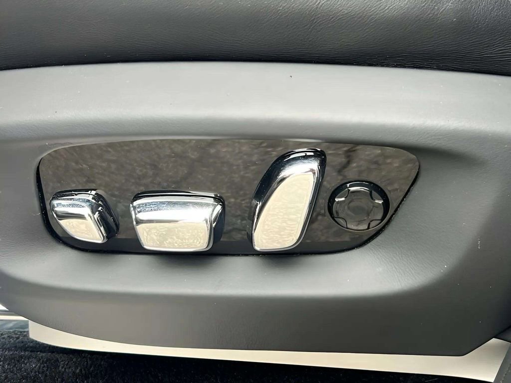 Used 2024 Rolls-Royce Cullinan Black Badge image 7