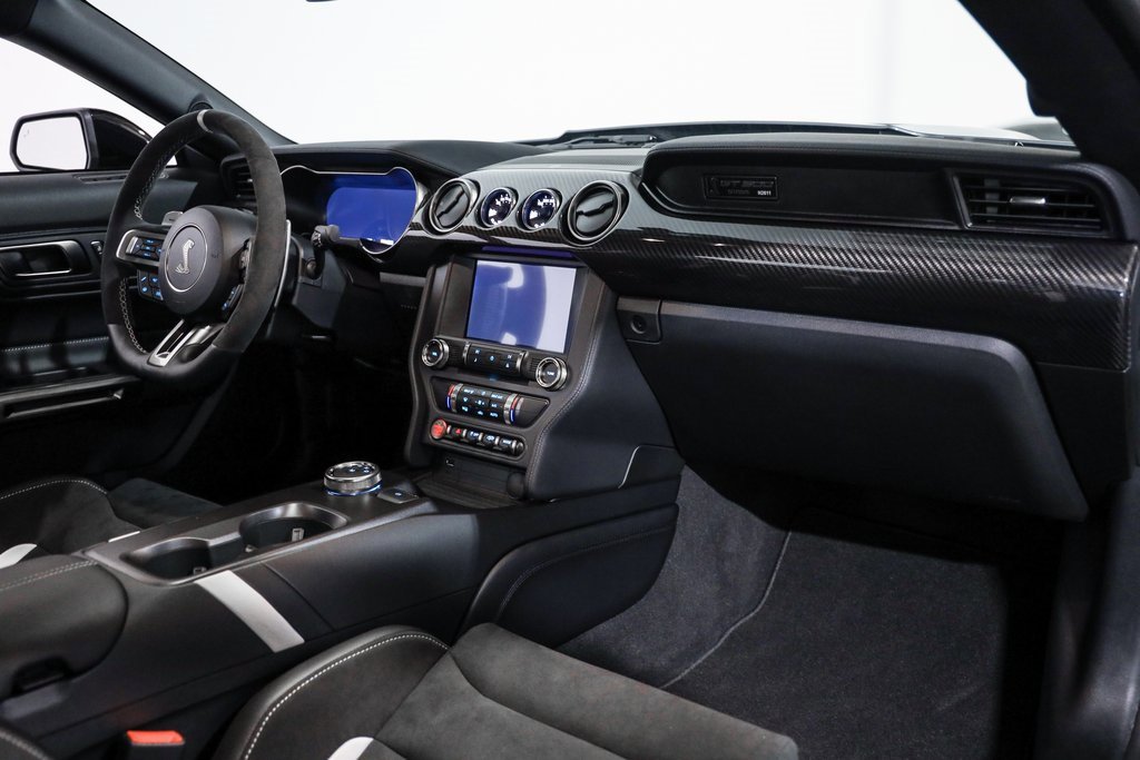 Used 2022 Ford Mustang Shelby GT500 w/ Carbon Fiber Track Pack image 30