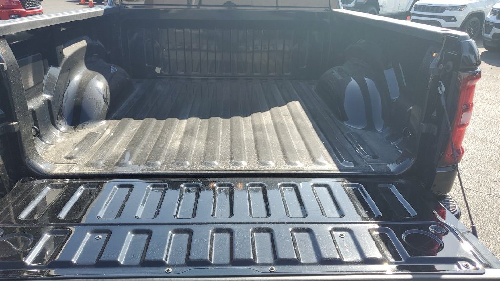Used 2026 RAM 1500 Big Horn w/ Night Edition AWD/4WD image 10
