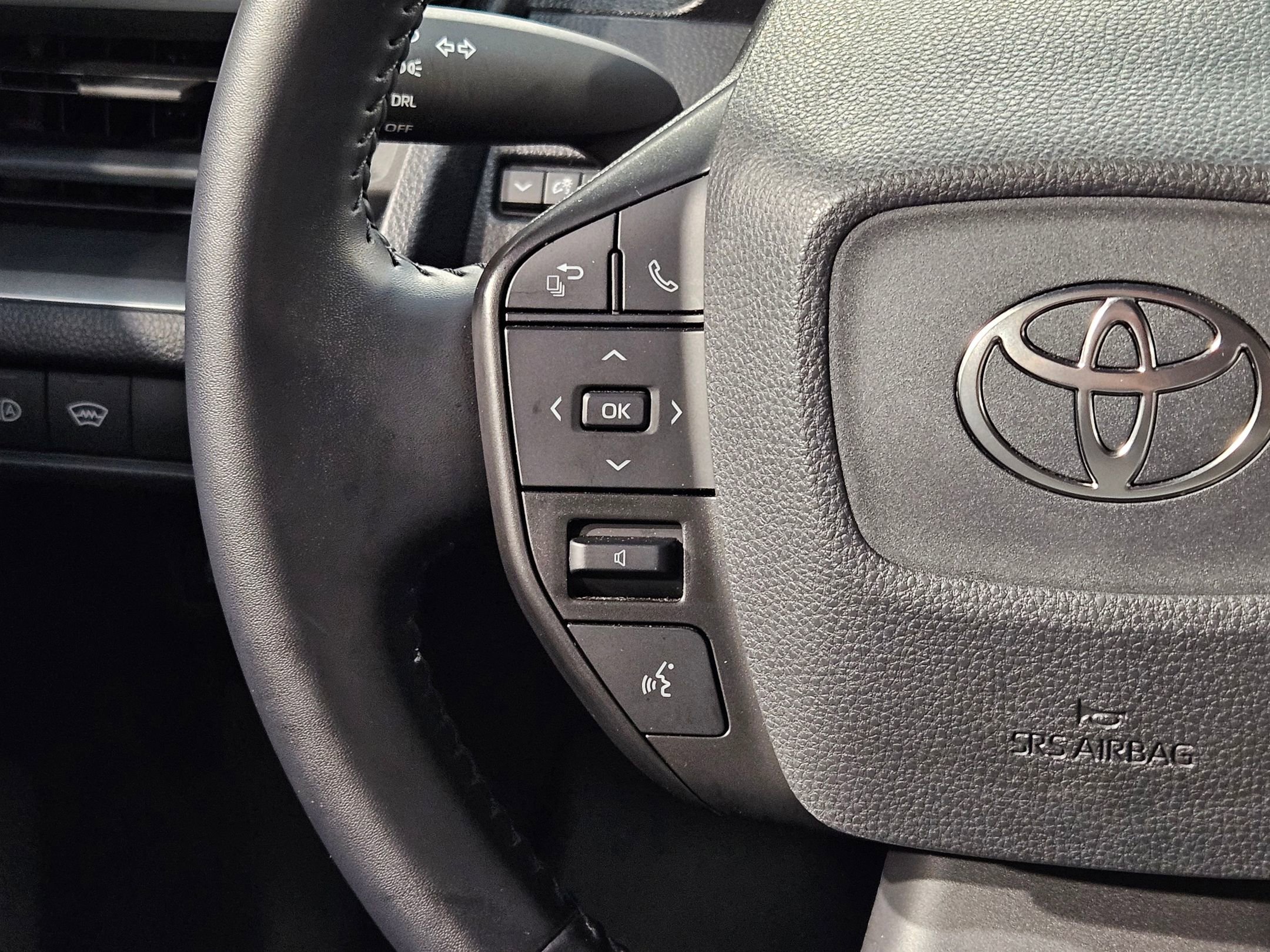 Used 2023 Toyota Prius LE image 27