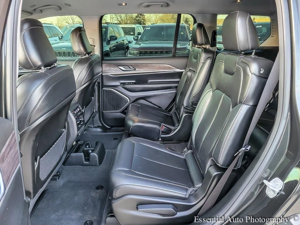 Used 2022 Jeep Grand Cherokee L Limited w/ Trailer Tow Group (B) image 12