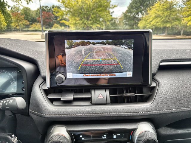Used 2023 Toyota RAV4 LE FWD image 17