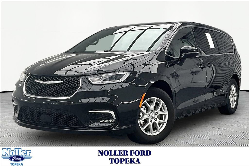 Used 2025 Chrysler Pacifica Select FWD video 1