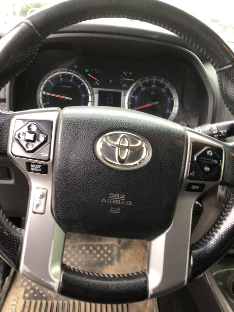 Used 2018 Toyota 4Runner SR5 Premium image 8