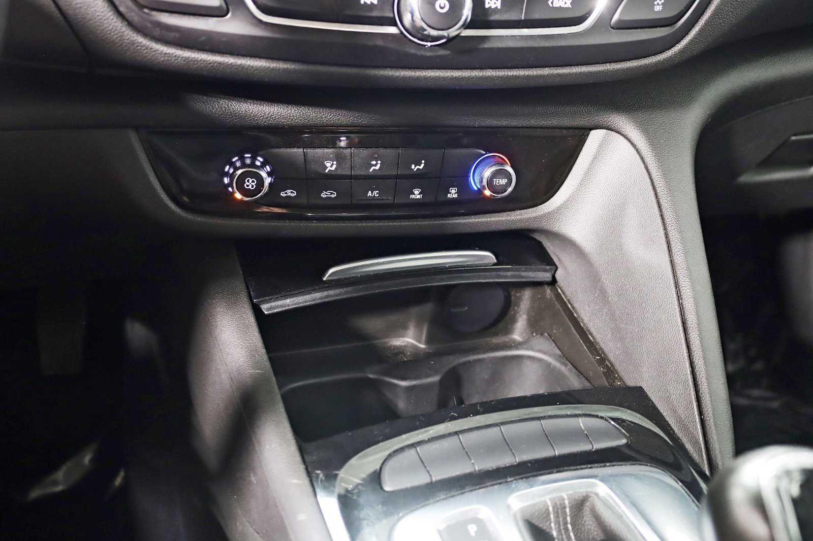 Used 2018 Buick Regal Preferred w/ Sights and Sounds Package AWD/4WD image 21